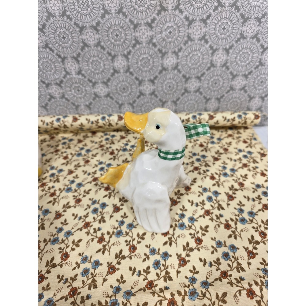 Vintage Ceramic Duck Figurines with Gingham Ribbon Bows Lot of 4 Home Decor Bird - Picture 9 of 11